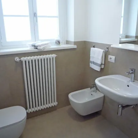 アパート Casa Il Cedro ヴェルバーニア